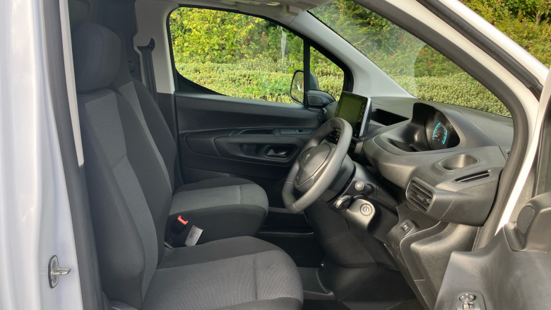 Peugeot Partner E-Standard 800 100kW 50kWh Professional Premium + Van Auto